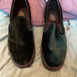 New deep emerald green velvet men’s 12 vans